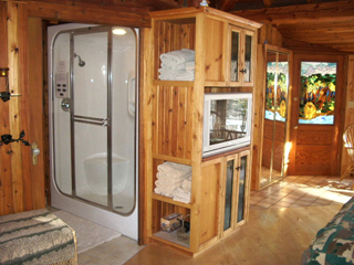 Shower in Treehouse Suite
